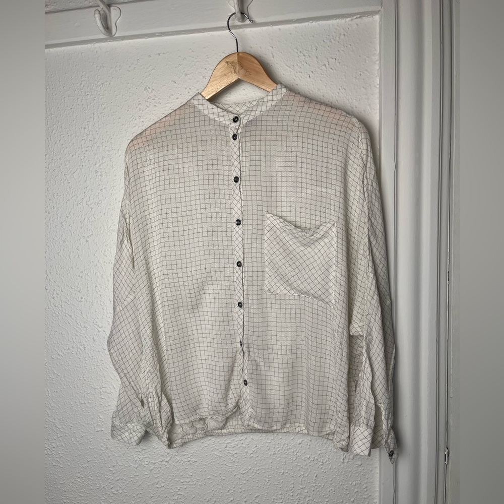 Urban Outfitters / BDG White flowy checkered button up shirt - small